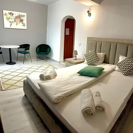 House Hotel