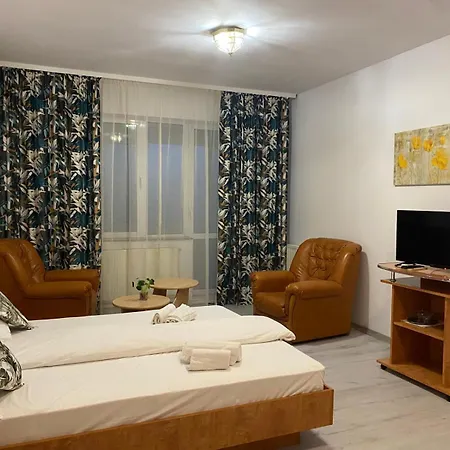 House 3* 克拉奥华