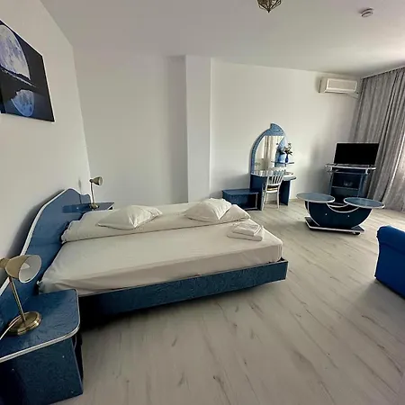 House 3* 克拉奥华