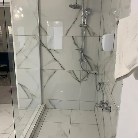 House Hotel 3*