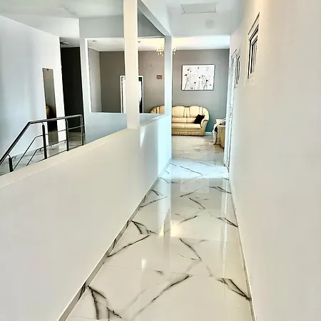 House Hotel 3*