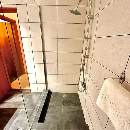 House 酒店 克拉奥华