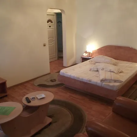 Hotel House 3*